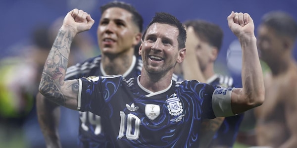 L'Argentina vola in finale ai Mondiali, Lautaro firma la rimonta sull'Inghilterra: sfiderà la Spagna