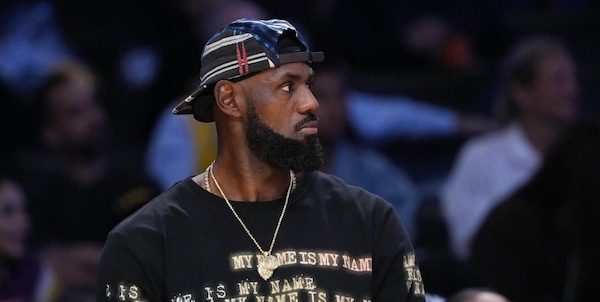 Lebron James ancora non svela il suo futuro: "Sarà divertente"