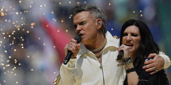 Finale Mondiale, il programma prima di Argentina-Spagna: a che ora canteranno Laura Pausini e Robbie Williams