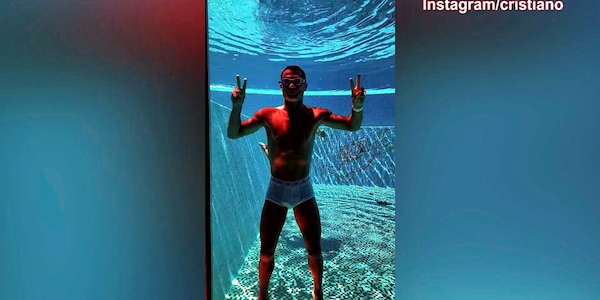 Ronaldo e Georgina, dolce ritrovo sott'acqua