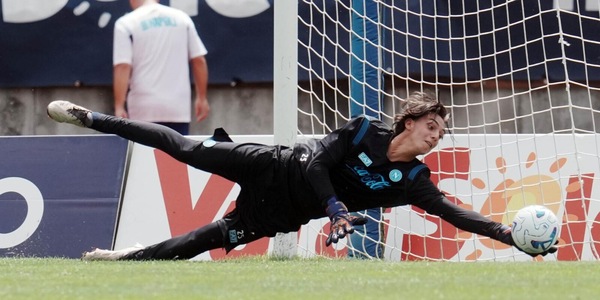 Claudio Pugliese: chi è il baby portiere del Napoli che da Scampia sogna in grande