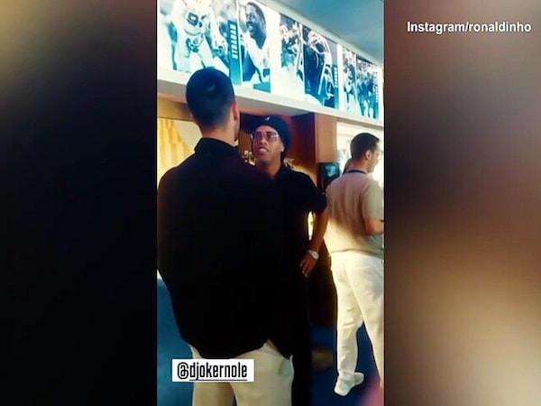 Ronaldinho e Djokovic, scambio di numeri tra campioni