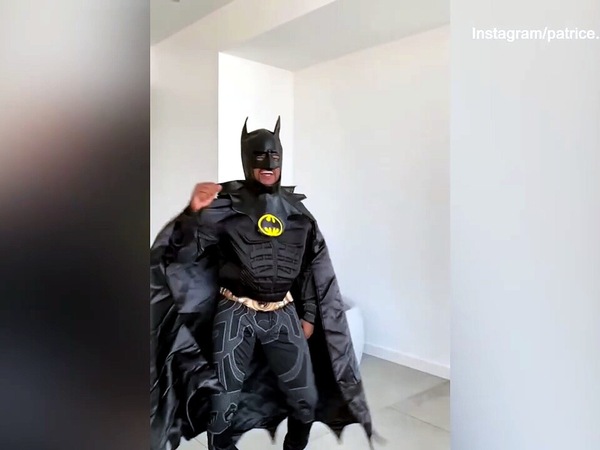 Evra è di nuovo "Patman": "Tranquilli io non vi abbandono"