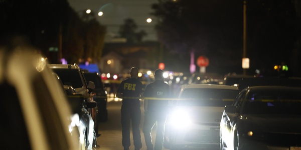 Lancia dispositivo esplosivo contro sede Fbi a Ny, un fermato