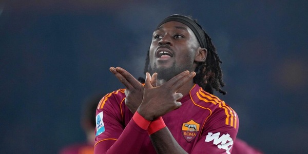 Koné in uscita dalla Roma. Ma lo United non accelera