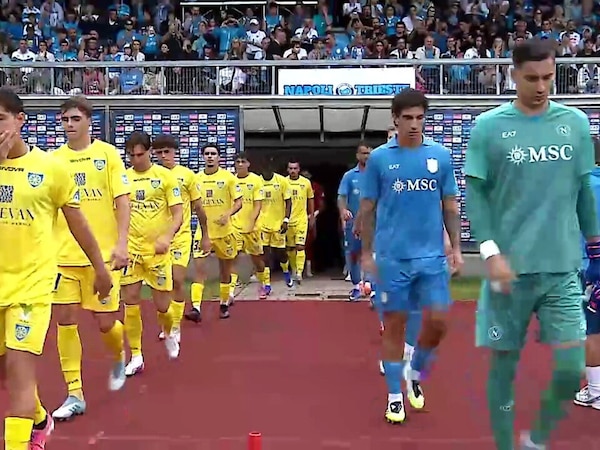 Napoli-Carrarese 2-0, gli highlights del match
