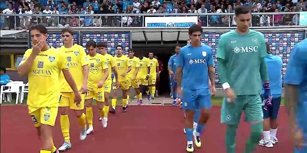 Napoli-Carrarese 2-0, gli highlights del match