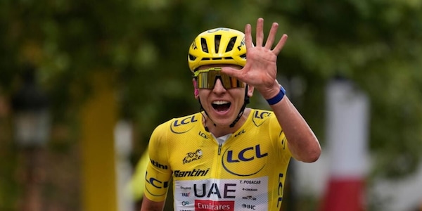 Pogacar da leggenda: quinto trionfo al Tour de France, ma l'ultima tappa è di Van der Poel