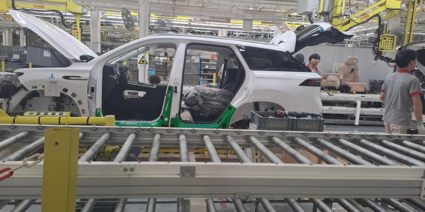 Utili industriali cinesi +18,7% nel semestre, superano i 512 miliardi di euro
