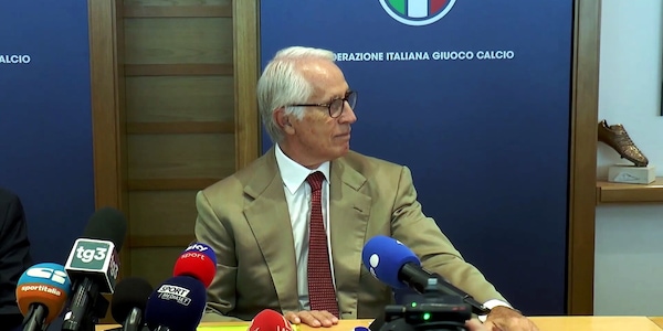 Malagò ai giornalisti: "Vi annuncio che...il Foggia è in Serie C"