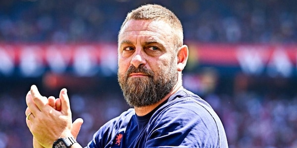Genoa, un ex giocatore nello spogliatoio crea malumori: cosa sta succedendo con De Rossi e i giocatori