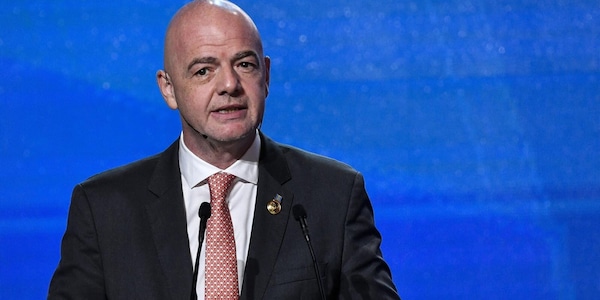 Fifa, Infantino torna indietro: il progetto di vendere quote del Mondiale si ferma