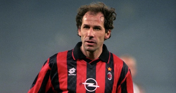 Baresi, abbraccio rossonero