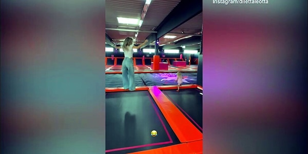 Diletta Leotta e Karius che salti sul tappeto