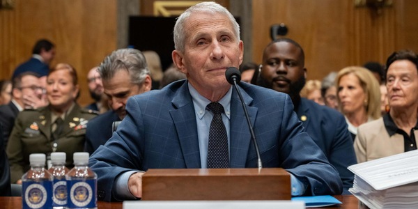Trump, 'Fauci? Il Dipartimento di Giusutiza dovrebbe incriminarlo'