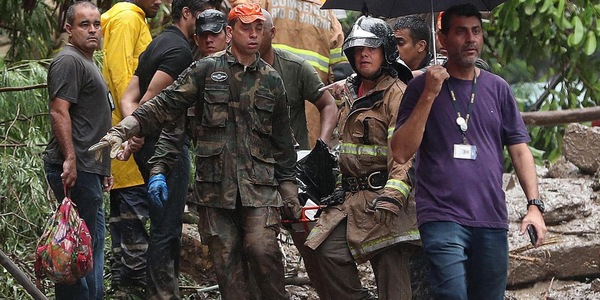 Quattro morti in un incidente d'elicottero a Rio, tre sono turiste colombiane