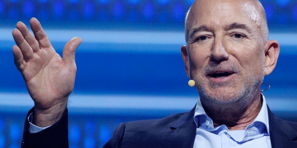 Media, Bezos vicino ad accordo per una quota del Liverpool