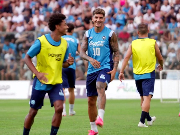 Napoli, altro allenamento in Abruzzo: De Laurentiis osserva a bordo campo