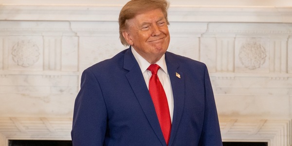 Trump, 'Iran chiede un risarcimento? Dovrei chiederlo io'
