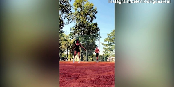 Belen Rodriguez tra tennis e una sessione intera di mobilità