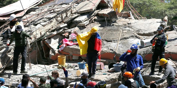 Terremoto in Colombia, estratta viva dalle macerie dopo 30 ore