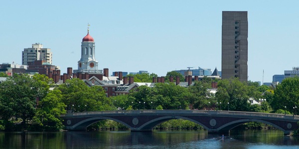 Giudice boccia causa per antisemitismo intentata da Trump contro Harvard