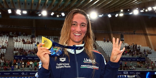 Quadarella e Curtis, che spettacolo: Simona oro nei 1500, Sara trascina la staffetta al bronzo