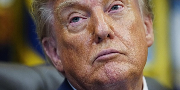 Trump, 'colpiremo l'Iran in modo pesante economicamente'