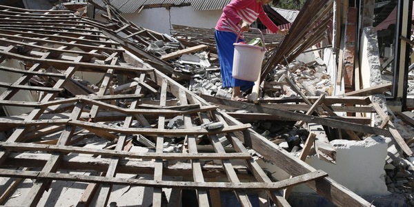 Terremoto in Indonesia, le autorità esortano all'evacuazione delle zone costiere