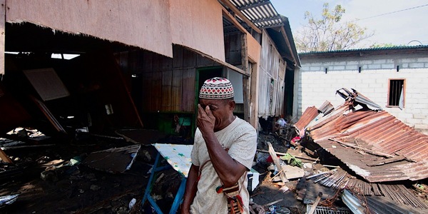 Sale a 38 morti il bilancio delle vittime nel sisma in Indonesia