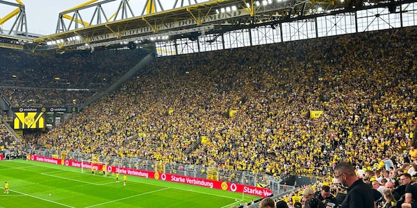 Che spettacolo a Borussia: il muro giallo del Dortmund pronto a sfidare la Roma