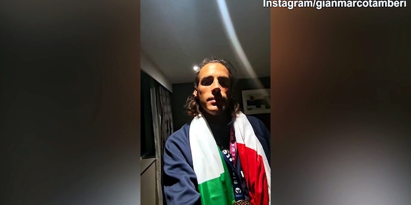 Il messaggio di Tamberi dopo l'impresa: "Non mollate mai"