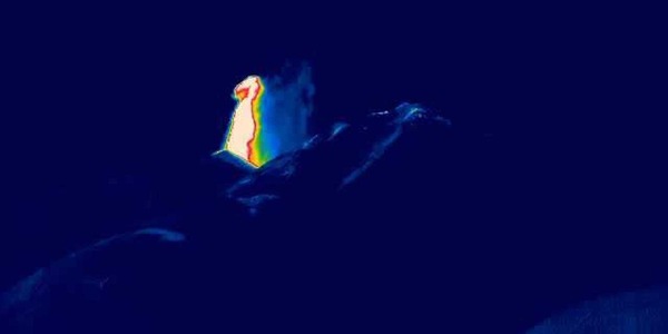 ++ Nuova intensa attività esplosiva dal cratere Voragine dell'Etna ++