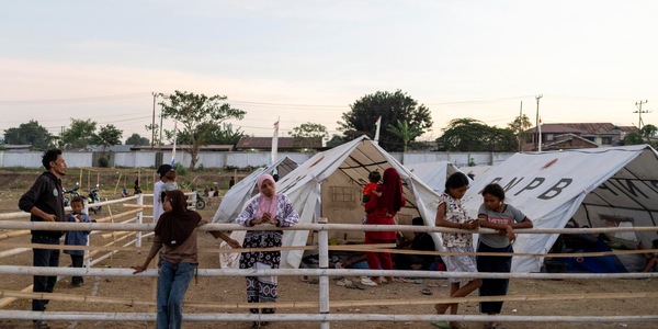 Terremoto di magnitudo 5.6 colpisce l'Indonesia