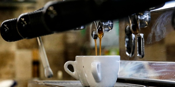 E' caro tazzina, espresso in media a 1,29 euro (+24,5% sul 2025)