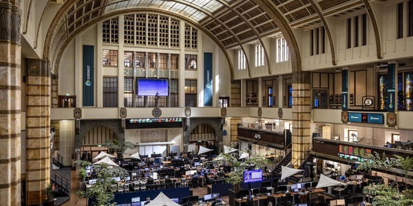 Borsa: l'Europa peggiora nel finale, pesano i microchip, Milano -0,95%