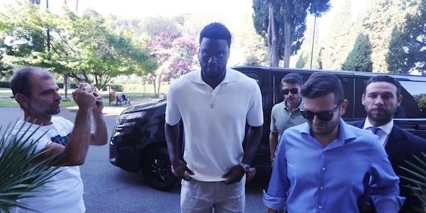 Napoli, visite mediche per Badiashile a Villa Stuart: "Sono felice" FOTO-VIDEO