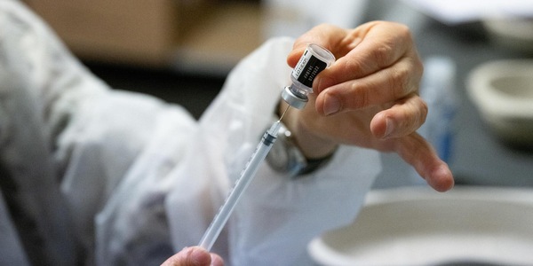 Vaccino contro il melanoma mostra risultati promettenti, Moderna +102% in Borsa
