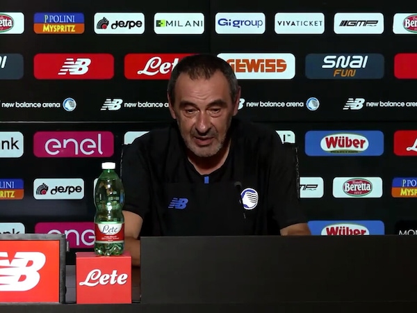 Sarri applaude Giuntoli: "Uno dei più bravi, saprà cogliere le occasioni"