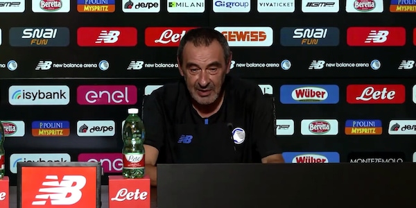 Sarri applaude Giuntoli: "Uno dei più bravi, saprà cogliere le occasioni"