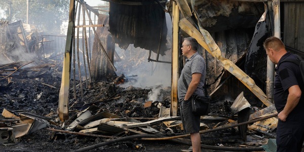 Almeno 12 morti nel raid russo notturno su Kiev