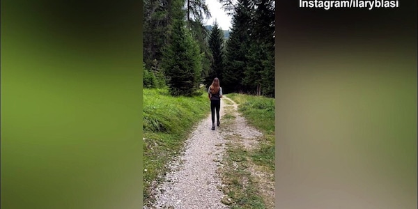 Ilary Blasi, passeggiata in montagna