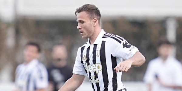 Calciomercato LIVE: Arthur saluta la Juve, è ufficiale. Jones comincia le visite con l'Inter