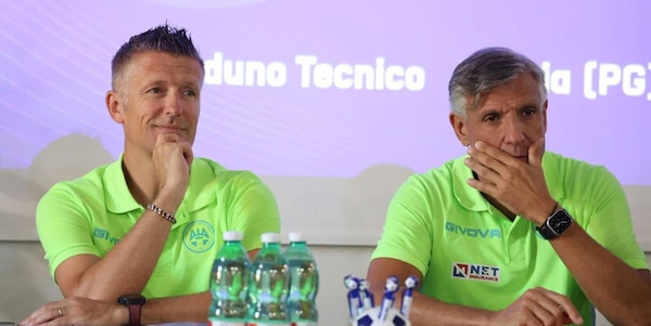VAR, ritardi, offside: si parte così