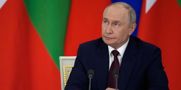 Putin, 'dobbiamo ampliare il nostro sistema di difesa aerea'