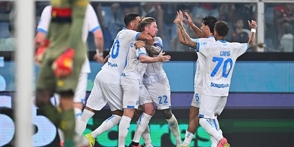 Il Napoli passa sul campo del Genoa: decidono i gol di De Bruyne e Vergara