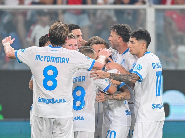 Serie A, vincono all'esordio Napoli e Cagliari