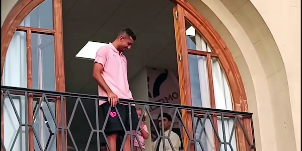 Palermo, accoglienza da Re per Mattia Perin