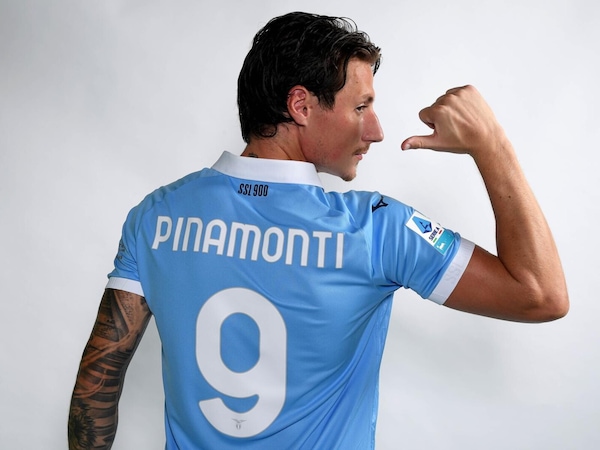 Lazio, ufficiale Pinamonti. La Roma continua a trattare per Fofana
