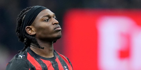 Milan, Leao deve scegliere: l'Aston Villa ottiene il sì ma c'è l'offerta monstre del Galatasaray 